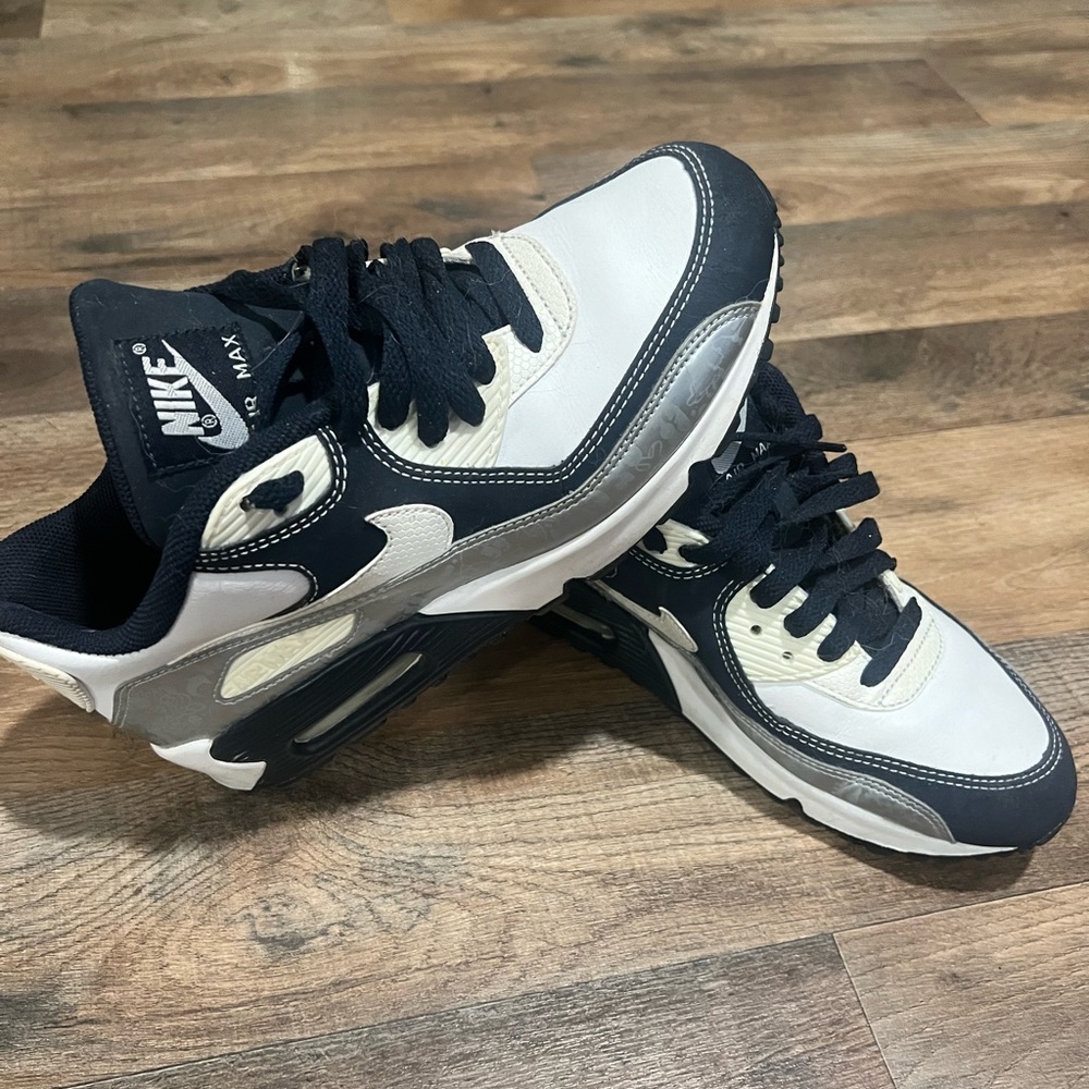 Nike Women's Air Max Black and White Shoes